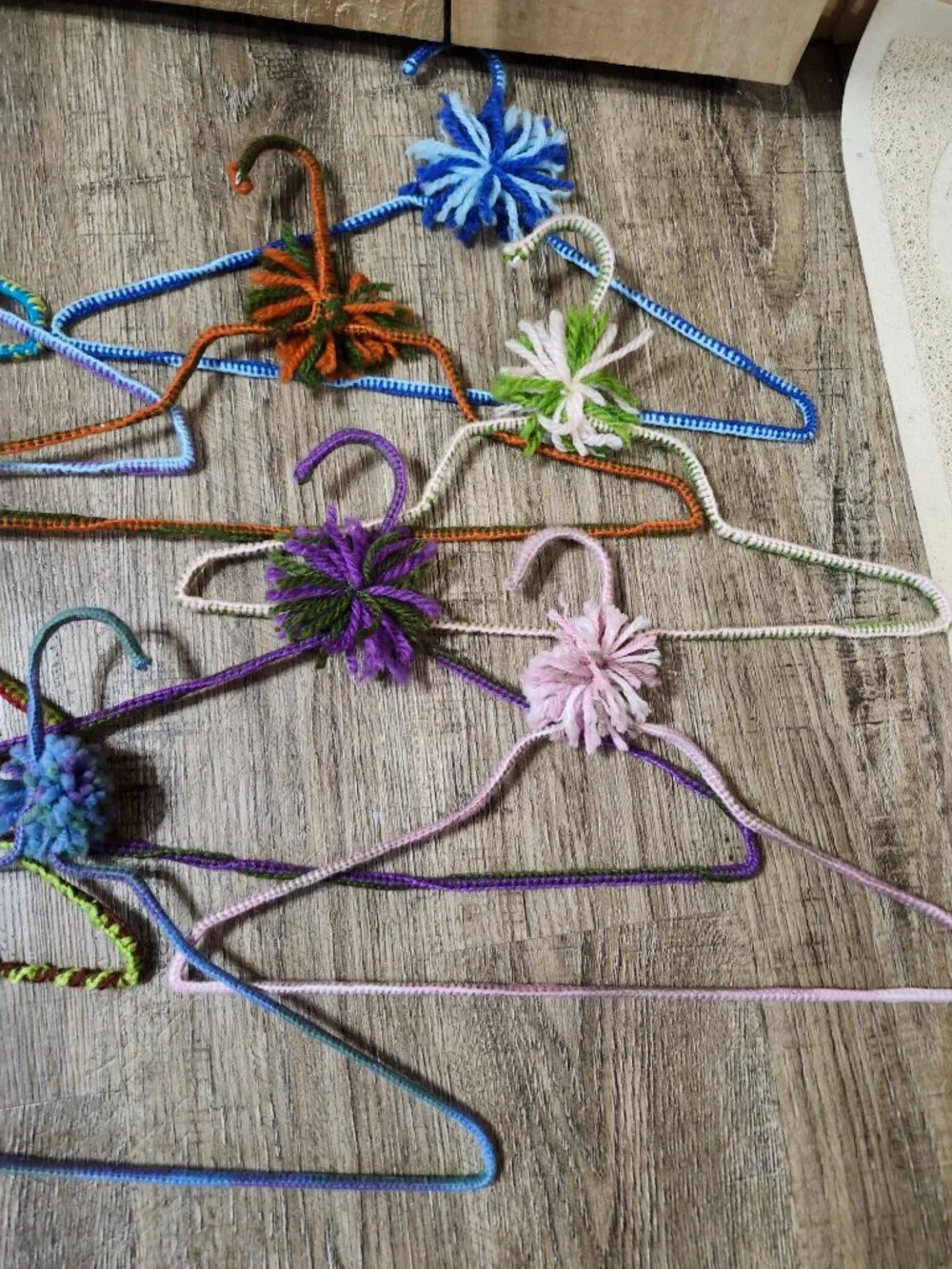 13 yarn covered hangers